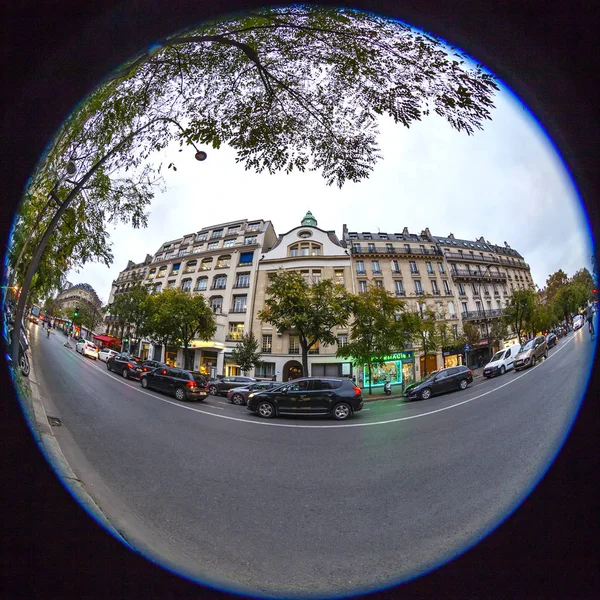 2018年10月26日 法国巴黎 典型的城市街道与历史大厦 — 图库照片