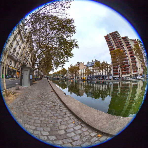 París Francia Octubre 2018 Vista Urbana Mañana Nublada Otoño Terraplén —  Fotos de Stock