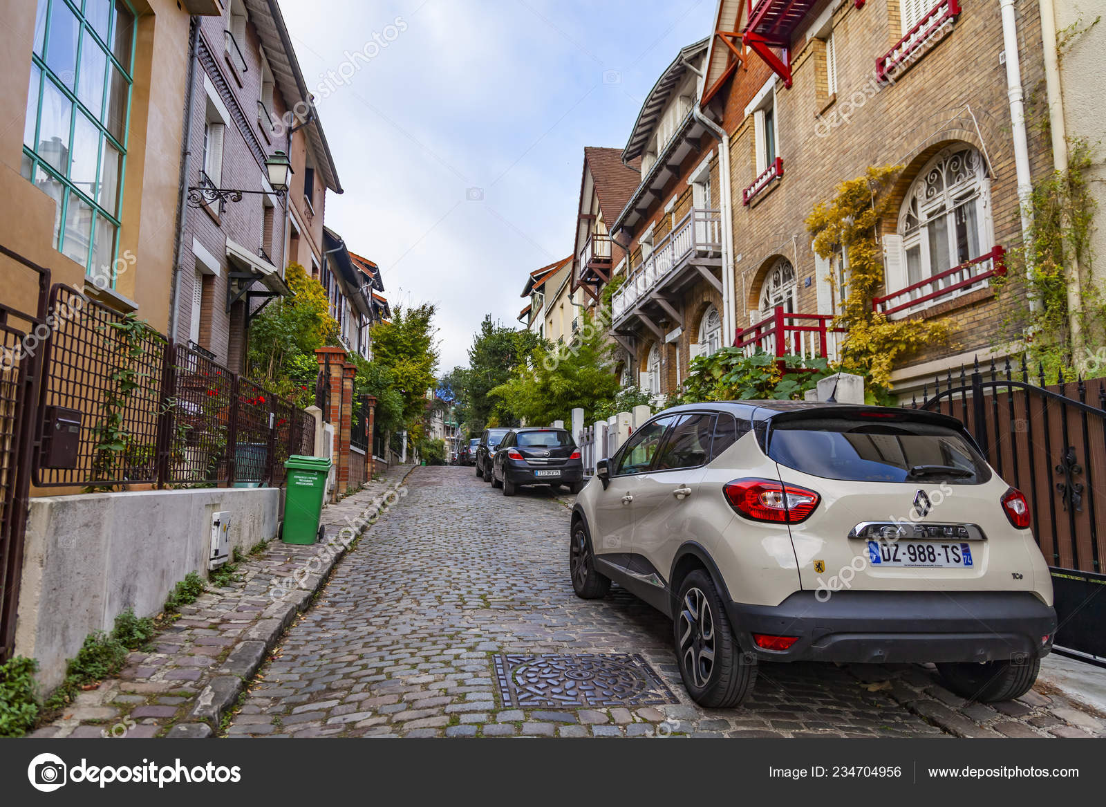 Paris France October 2018 City Landscape Street Cottages Outskirts