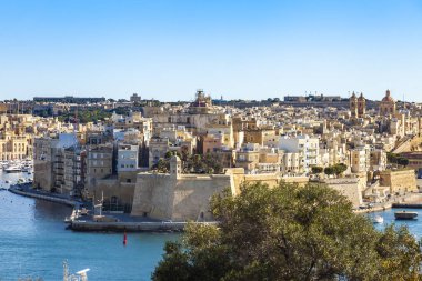 Valletta, Malta, üzerinde 8 Ocak 2019. Anket platformu bir görünümden pitoresk Körfez ve üç şehirler