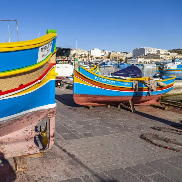 Marsaxlokk Malta Gennaio 2019 Barche Pesca Tradizionali Variopinte Galleggiano Nella — Foto Stock