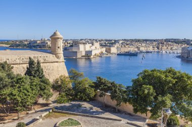Valletta, Malta, üzerinde 8 Ocak 2019. Anket platformu bir görünümden pitoresk Körfez ve üç şehirler