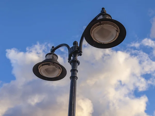 Beau Vieux Lampadaire Sur Fond Ciel — Photo