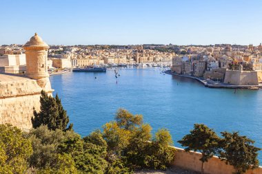 Valletta, Malta, üzerinde 8 Ocak 2019. Anket platformu bir görünümden pitoresk Körfez ve üç şehirler