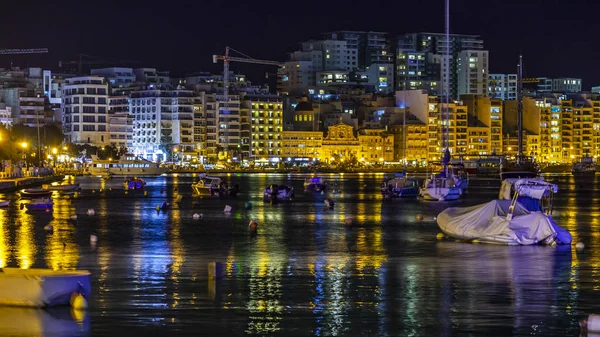 Sliema Malta Enero 2019 Mirada Nocturna Pintoresco Terraplén Bahía Iluminado — Foto de Stock