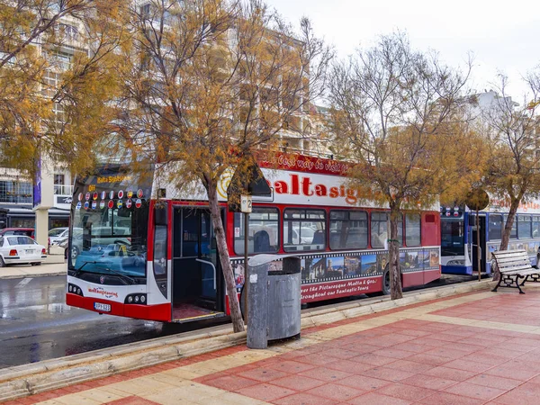 Сліма Мальти Січня 2019 Krasivaya Набережна Туристичні Автобуси Чекати Пасажирів — стокове фото
