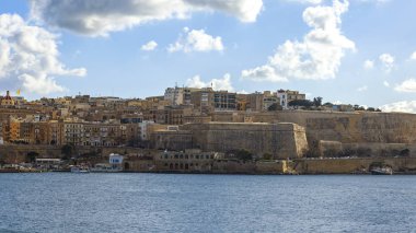Valletta, Malta, üzerinde 8 Ocak 2019. Geleneksel bir panoramik deniz şehir.