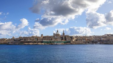 Valletta, Malta, üzerinde 8 Ocak 2019. Geleneksel bir panoramik deniz şehir.