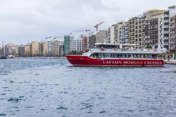 Sliema Malta Ledna 2019 Turistické Lodě Malebné Zátoce Jsou Osvětleny — Stock fotografie