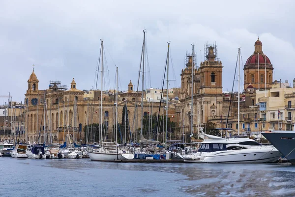 Valletta Malta Januari 2019 Verschillende Schepen Jachten Zijn Afgemeerd Grand — Stockfoto