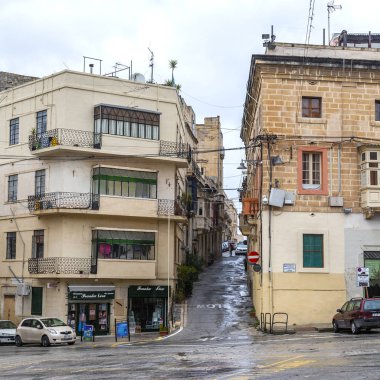 Birgu, Malta'da, 8 Ocak 2019. Bulutlu hava kentsel bir görünümde