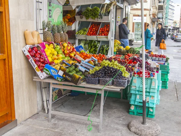 Sliema Malta Enero 2019 Venta Verduras Frutas Tienda Escaparate Acera — Foto de Stock