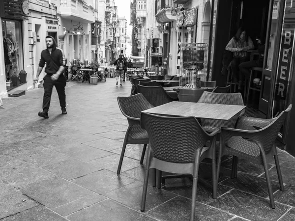 Valletta Malta Ledna 2019 Lidé Chodí Rušné Nákupní Ulici Starém — Stock fotografie