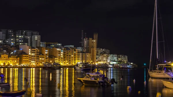 Sliema Malta Enero 2019 Mirada Nocturna Pintoresco Terraplén Bahía Iluminado — Foto de Stock