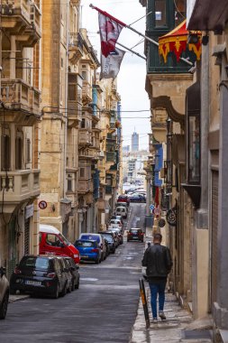 Valletta, Malta, üzerinde 8 Ocak 2019. Kentsel görünümü. İnsanlar meşgul alışveriş caddesi eski şehrin birlikte gitmek. 