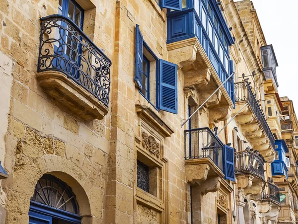 Valletta Malta Janeiro 2019 Várias Varandas Pitorescas Tradicionais Características Casas — Fotografia de Stock