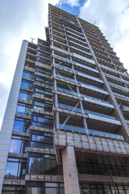 Sliema, Malta, 5 Ocak 2019 tarihinde. Modern şehir mimarisi. Multystoried bina cephe parçası