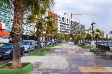 Sliema, Malta, 5 Ocak 2019 tarihinde. Körfezin güzel set of mimari kompleks