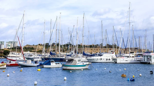 Gzira Malta Enero 2019 Barcos Pie Yates Están Amarrados Pintoresca —  Fotos de Stock