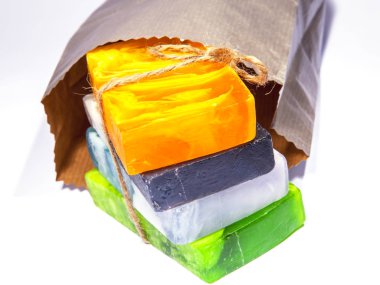 El yapımı çok renkli doğal kozmetik sabun