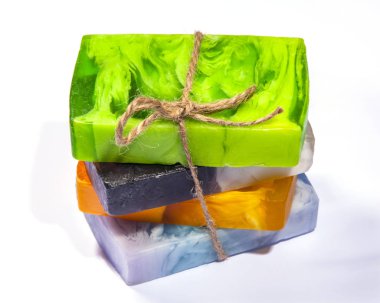 El yapımı çok renkli doğal kozmetik sabun