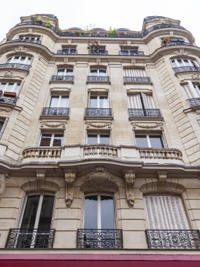 Paris, Fransa, üzerinde 26 Ekim 2018. Kentsel görünümü. Bina cephe parçası Grands Boulevards