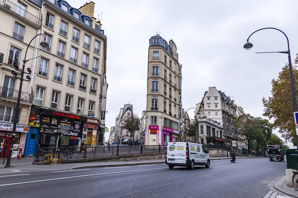 フランス 2018 曇りの天候で歴史的建造物の代表的な街 — ストック写真