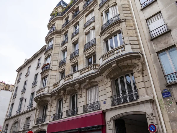 Paris, Fransa, üzerinde 26 Ekim 2018. Kentsel görünümü. Bina cephe parçası Grands Boulevards