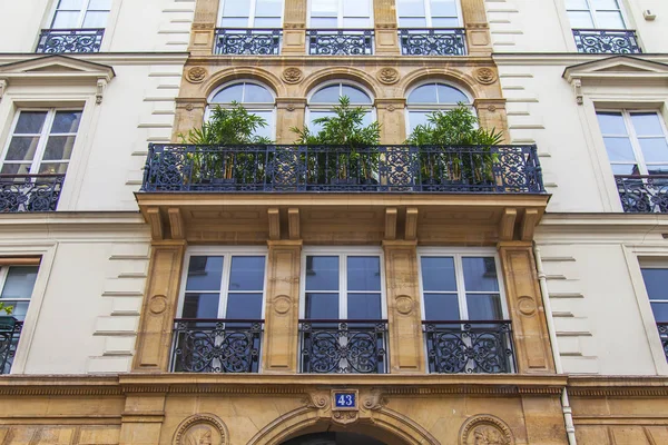 Paryż Francja Października 2018 Ulica Widok Fragment Fasady Budynku Wokół — Zdjęcie stockowe
