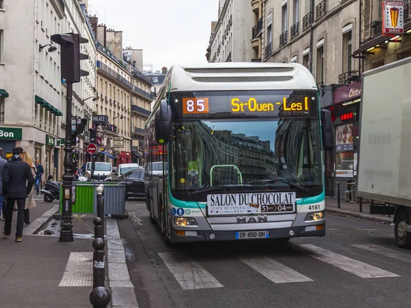 Paris France October 2018 Urban View Bus Goes Street Beautiful — Stock Photo, Image