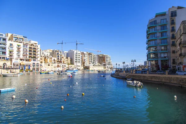 San Giljan Malta Enero 2019 Los Botes Pie Pintoresca Bahía —  Fotos de Stock