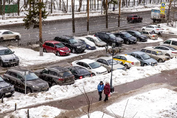 Pushkino Federacja Rosyjska Marca 2019 Pierwszy Śnieg Blizzard Mieście Widok — Zdjęcie stockowe