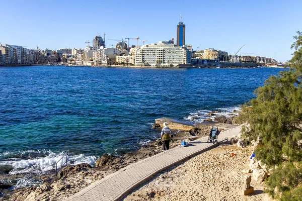 San Giljan Malta Enero 2019 Vista Pintoresca Bahía Spinola Hermoso —  Fotos de Stock