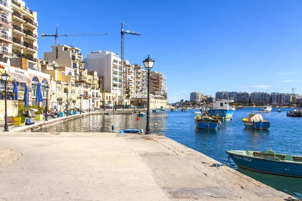 San Giljan Malta Enero 2019 Vista Pintoresca Bahía Spinola Hermoso —  Fotos de Stock