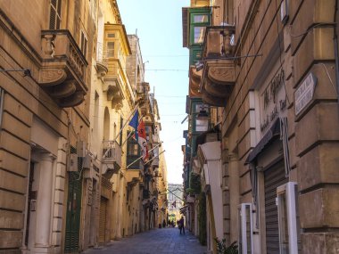 Valletta, Malta, 8 Ocak 2019. Eski kentin dar pitoresk sokak