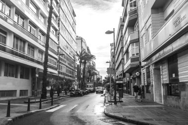 Las Palmas de Gran Canaria, İspanya, 5 Ocak 2018 üzerinde. Modern binalar mimari kompleks sokağın adalar adalar için tipik yapmak.