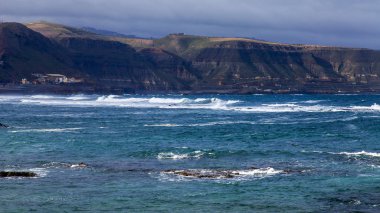 Pitoresk deniz manzara. Su ile Güneş yaktı. 