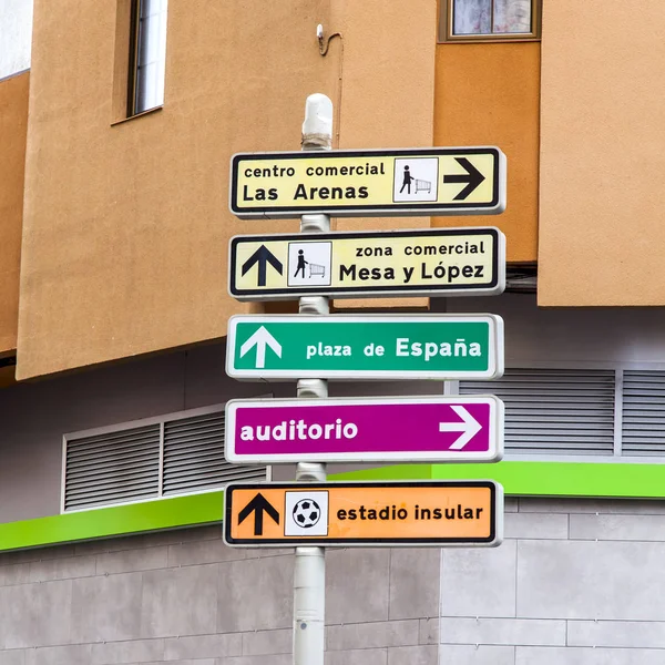 Las Palmas Gran Canaria Hiszpania Stycznia 2018 Tablice Nazwami Zabytków — Zdjęcie stockowe