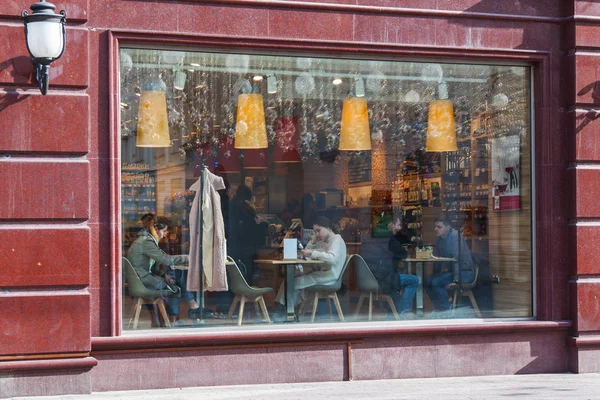 Moskau Russland April 2019 Große Fenster Des Cafés Der Nikolskaja — Stockfoto