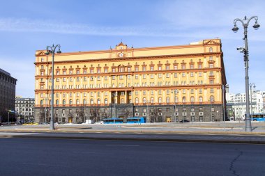 Moskova, Rusya, 4 Nisan 2019. Kentsel görünüm. Lubyanka Meydanı, bir mimari kompleksin parçası