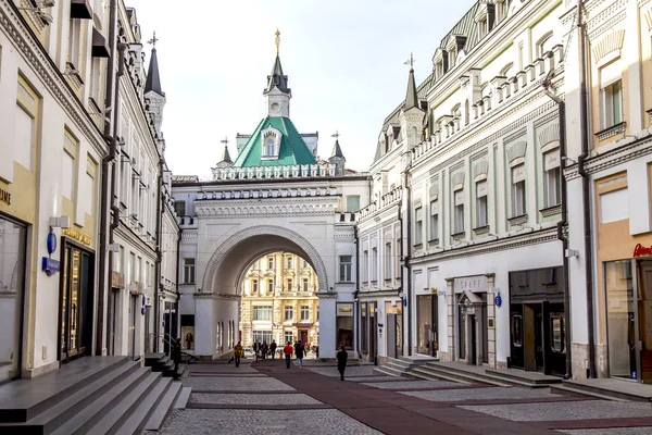 Moscow Russia Abril 2019 Tretyakovsky Drive Uma Ruas Comerciais Tradicionais — Fotografia de Stock