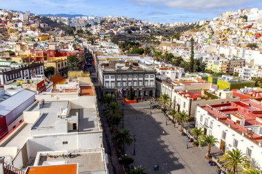 Las-Palmas Gran Canaria, Ispanya, 8 Ocak 2018. Anket platformundan kentin merkezi bölümünün ve katedral meydanının manzarası 