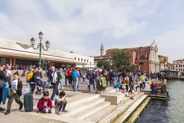 Venice Italy April 2019 People Admire Embankments Grandee Canala Squares — Stock Photo, Image