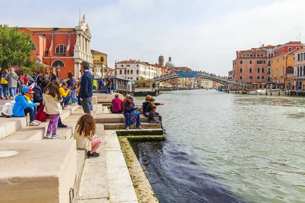 Venice Italy April 2019 People Admire Embankments Grandee Canala Squares — Stock Photo, Image