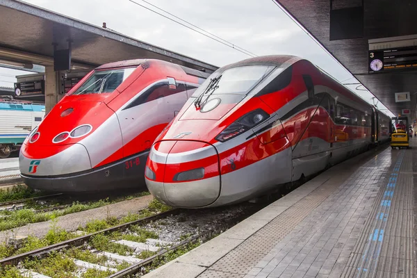 Venetië Italië April 2019 Moderne Hogesnelheidstreinen Buurt Van Platforms Van — Stockfoto