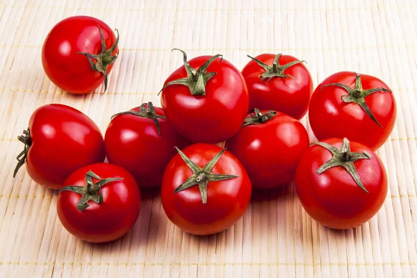 Red Juicy Tomatoes Table — Stock Photo, Image