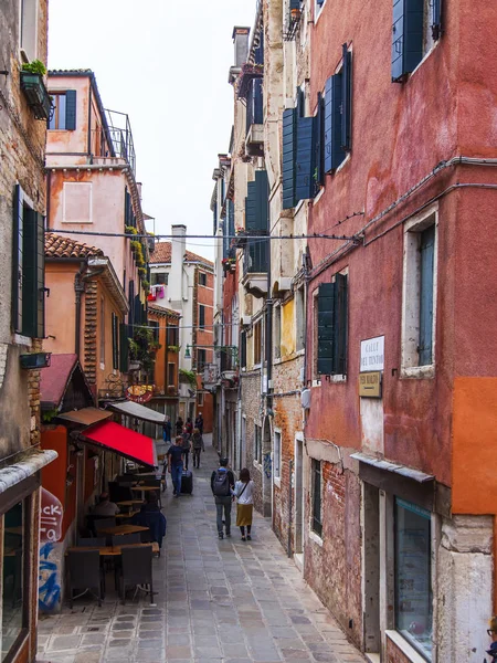 Venecia Italia Abril 2019 Pintoresca Calle Estrecha Típica Venecia Complejo — Foto de Stock