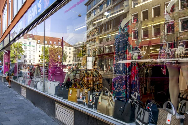 Munich Germany August 2018 Show Window Shopping Center City Street — Stock Photo, Image