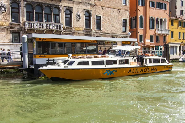 Venice Italy April 2019 Canal Embankment One Historic Districts Venice — Stock Photo, Image