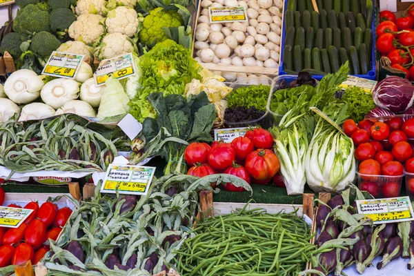 Venecia Italia Abril 2019 Verduras Frescas Mostrador Mercado —  Fotos de Stock